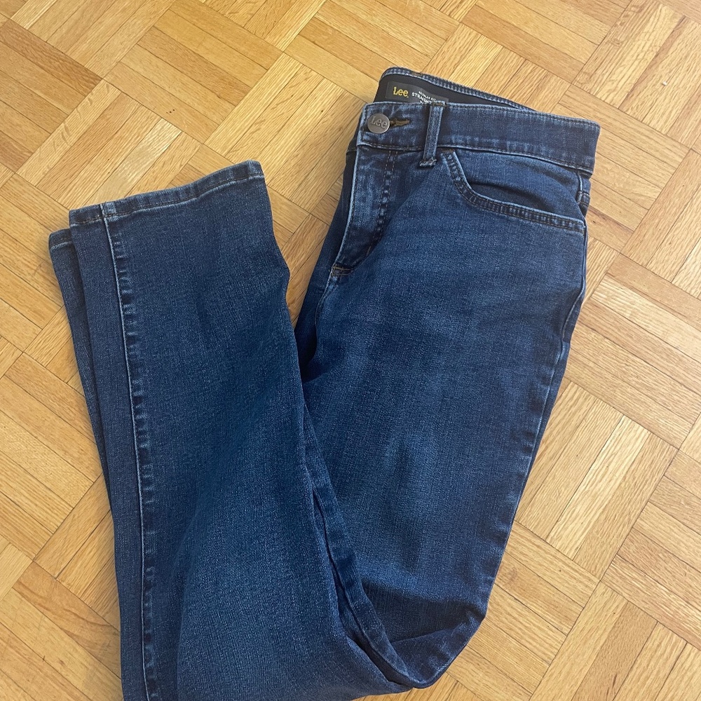 LIKE NEW Ladies Lee Regular Fit Straight Leg jeans Size 6